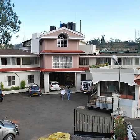 Hotel Sapphire Garden View Ooty Exteriör bild